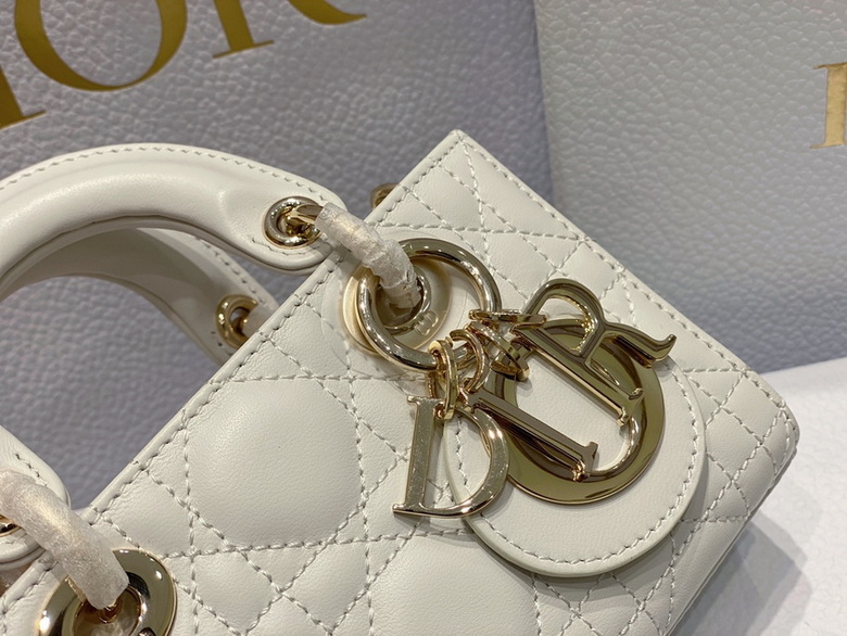 Dior Handbags AAA(Women)-383