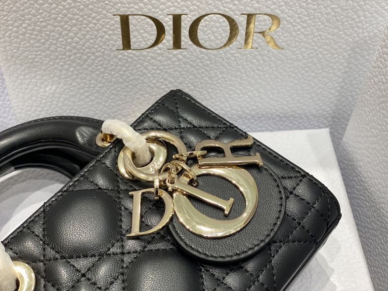 Dior Handbags AAA(Women)-384