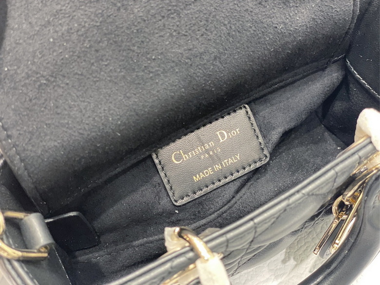 Dior Handbags AAA(Women)-384