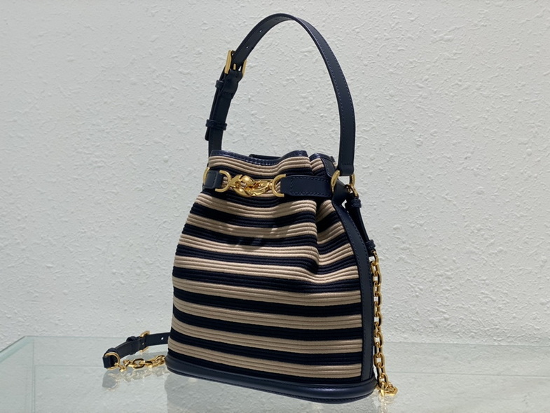Dior Handbags AAA(Women)-386