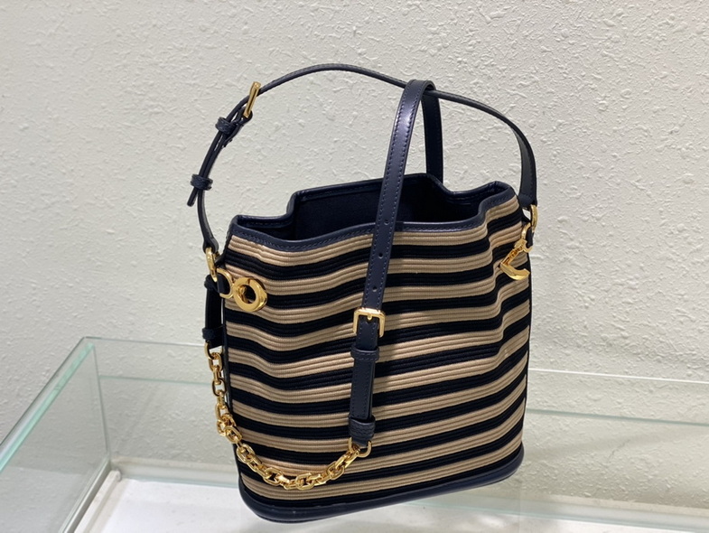 Dior Handbags AAA(Women)-386