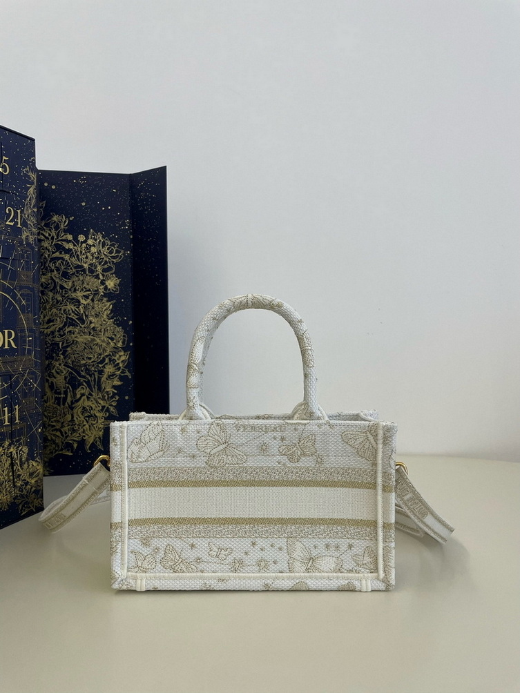 Dior Handbags AAA(Women)-408