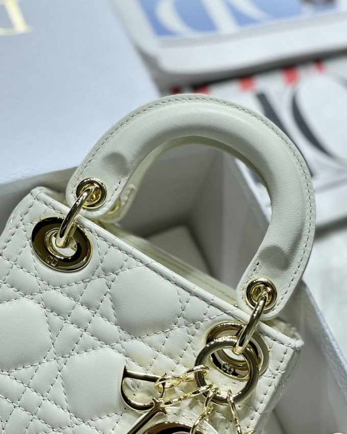 Dior Handbags AAA(Women)-417