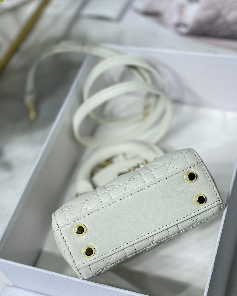 Dior Handbags AAA(Women)-417