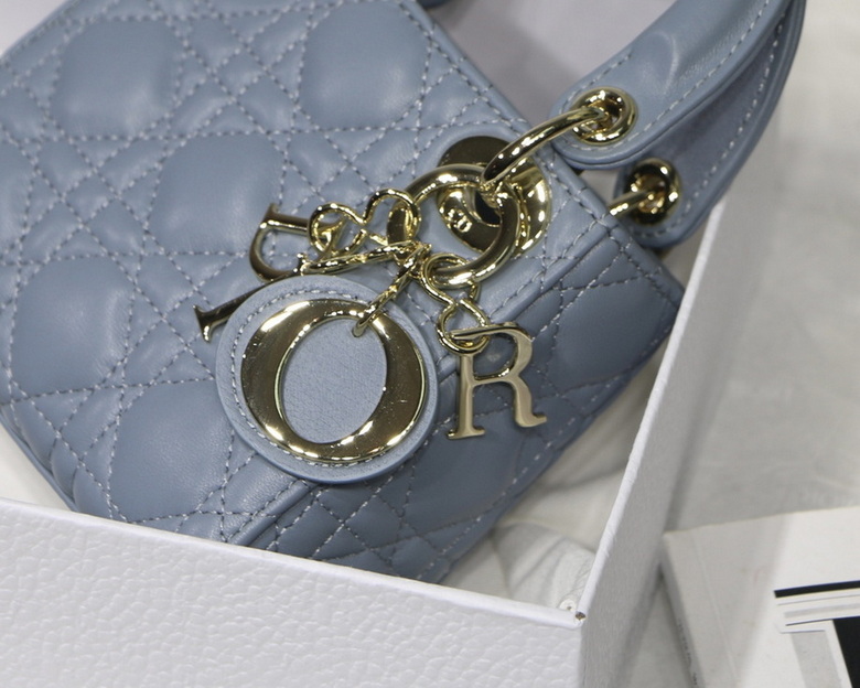 Dior Handbags AAA(Women)-421