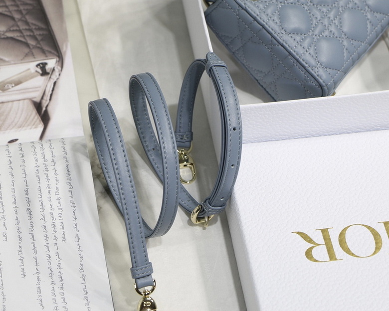 Dior Handbags AAA(Women)-421