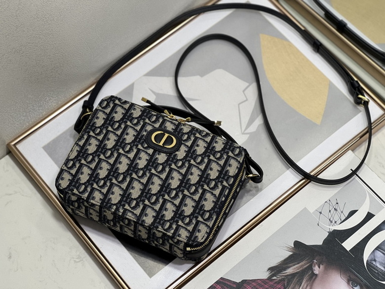 Dior Handbags AAA(Women)-154