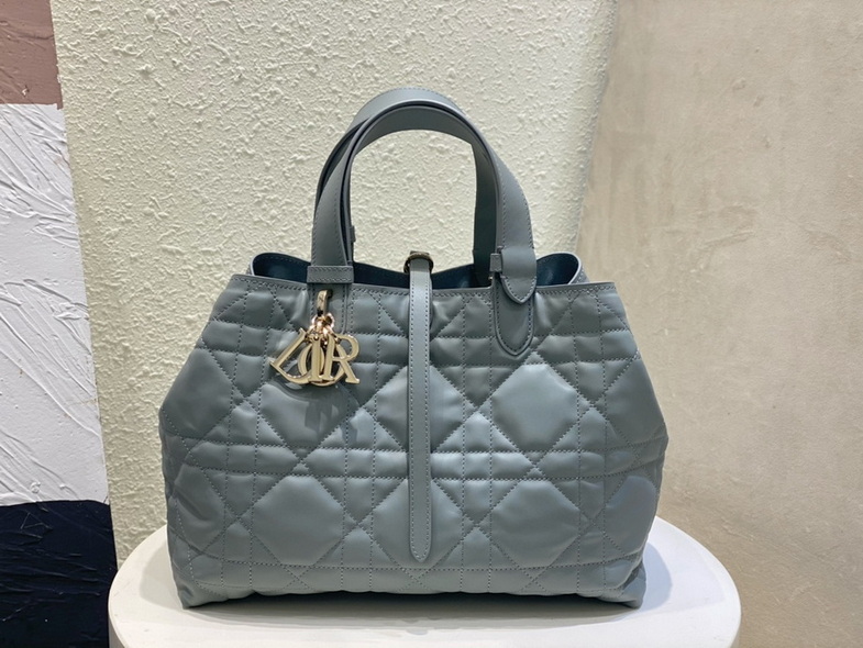 Dior Handbags AAA(Women)-471