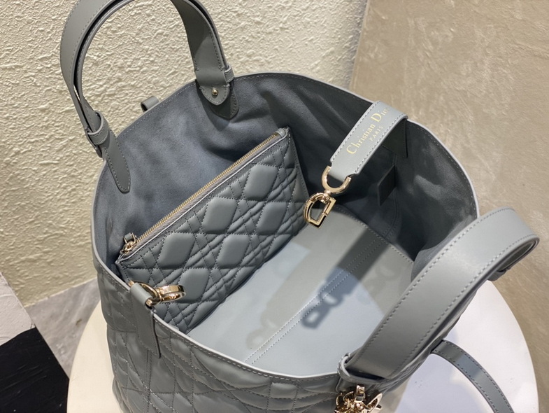 Dior Handbags AAA(Women)-471