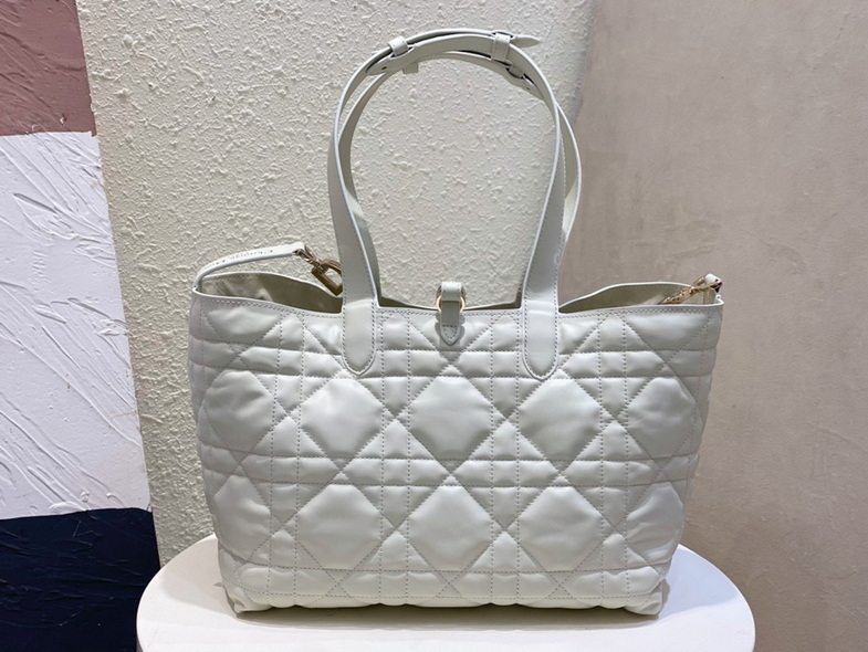 Dior Handbags AAA(Women)-472