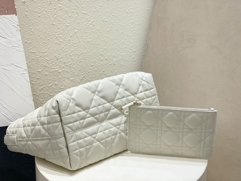 Dior Handbags AAA(Women)-472