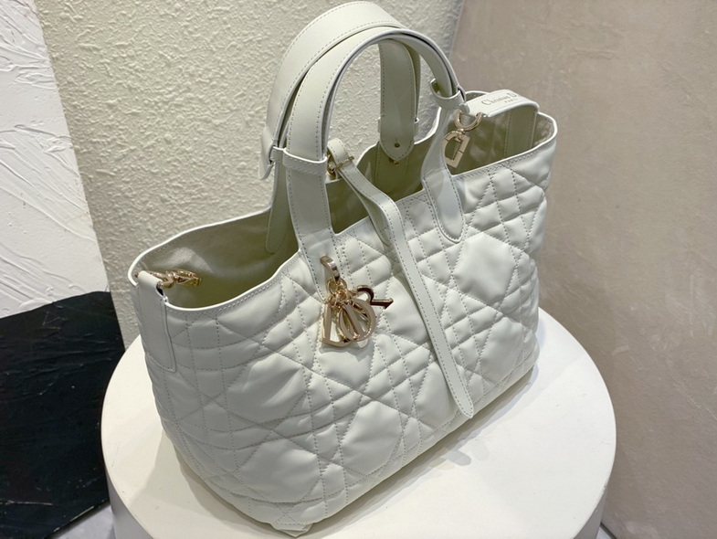 Dior Handbags AAA(Women)-472