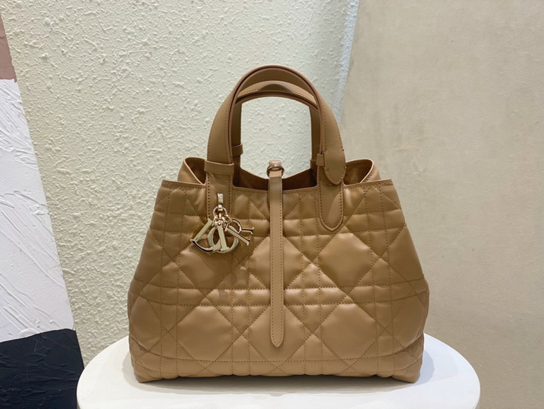 Dior Handbags AAA(Women)-475