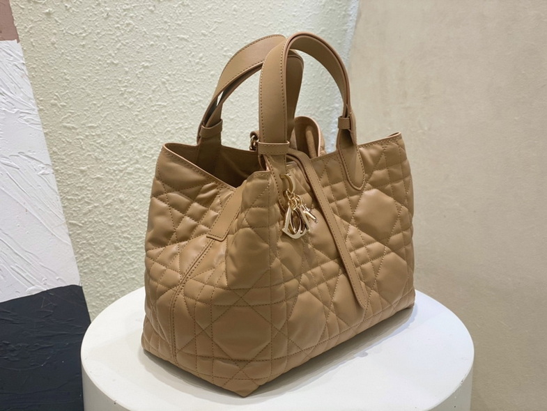 Dior Handbags AAA(Women)-475