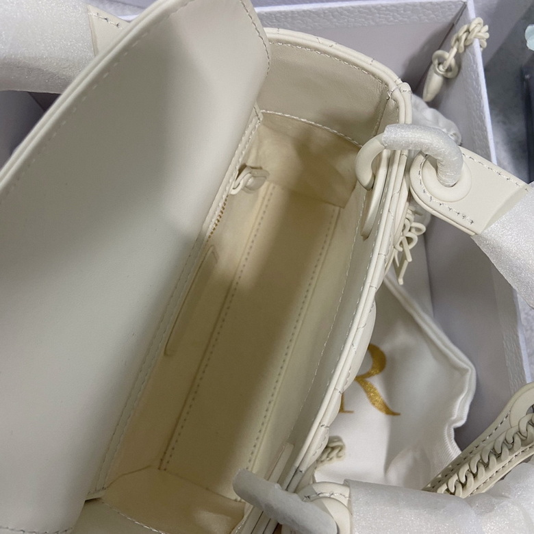 Dior Handbags AAA(Women)-127