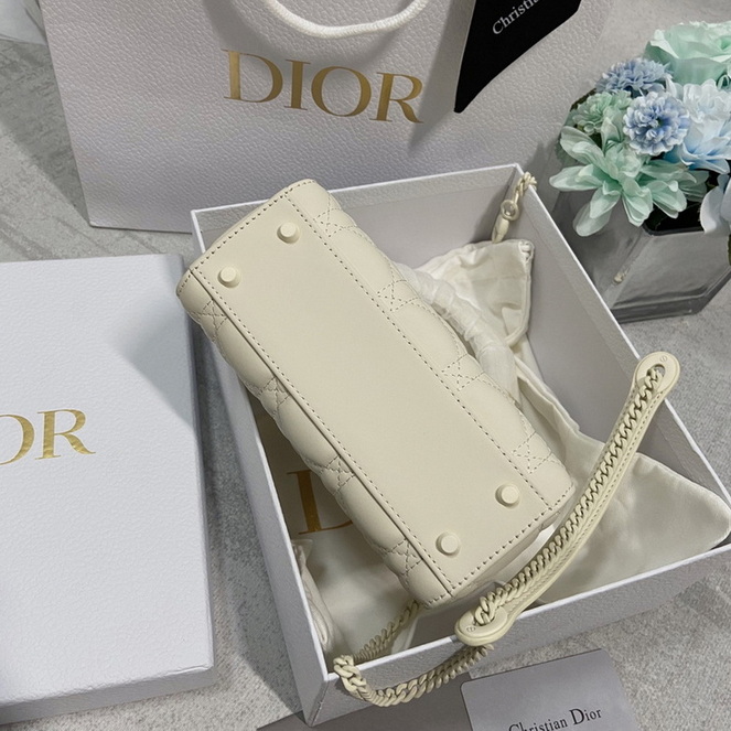 Dior Handbags AAA(Women)-127