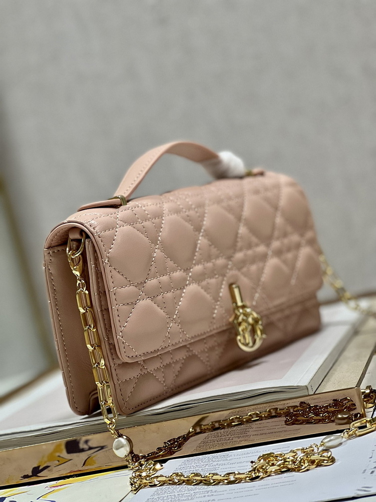Dior Handbags AAA(Women)-182