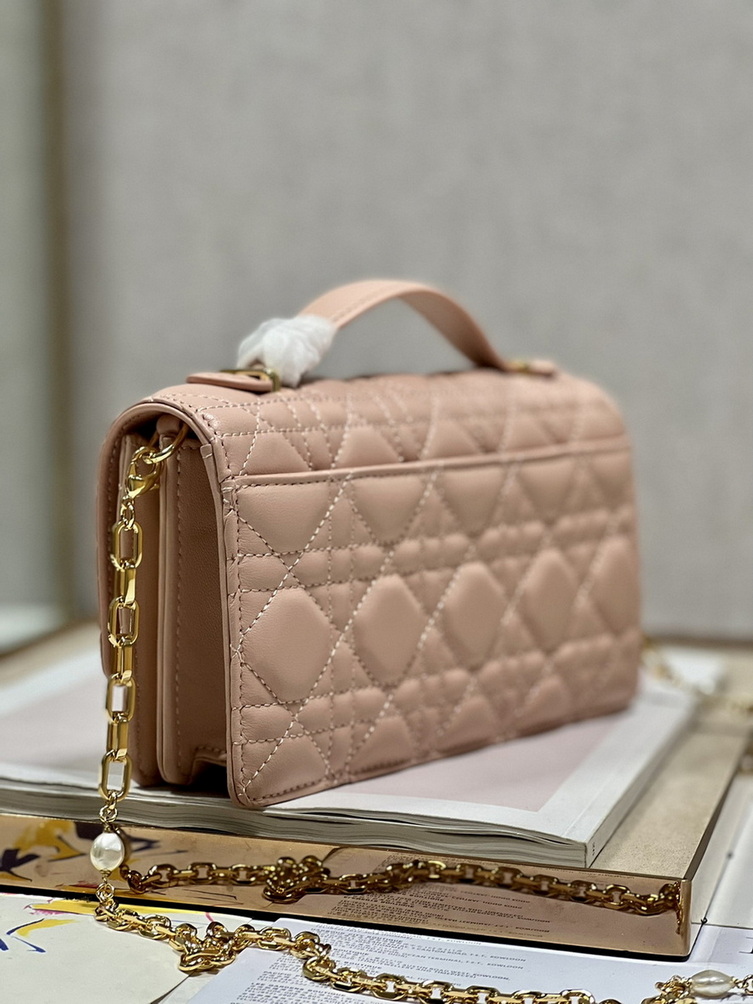 Dior Handbags AAA(Women)-182