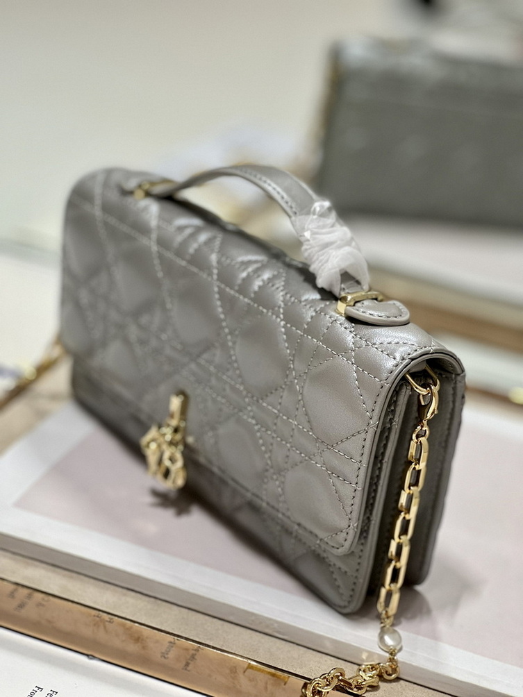 Dior Handbags AAA(Women)-184