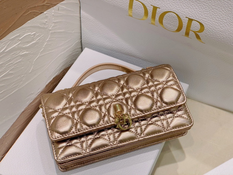 Dior Handbags AAA(Women)-186