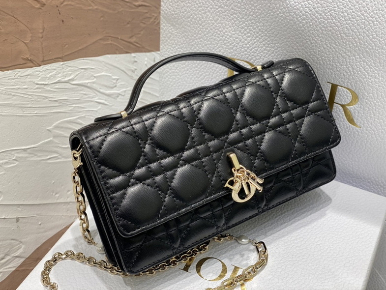 Dior Handbags AAA(Women)-187