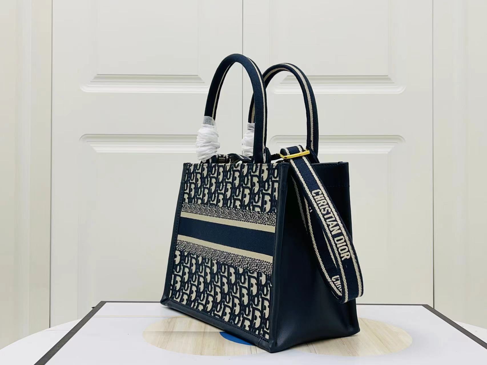 Dior Handbags AAA(Women)-193