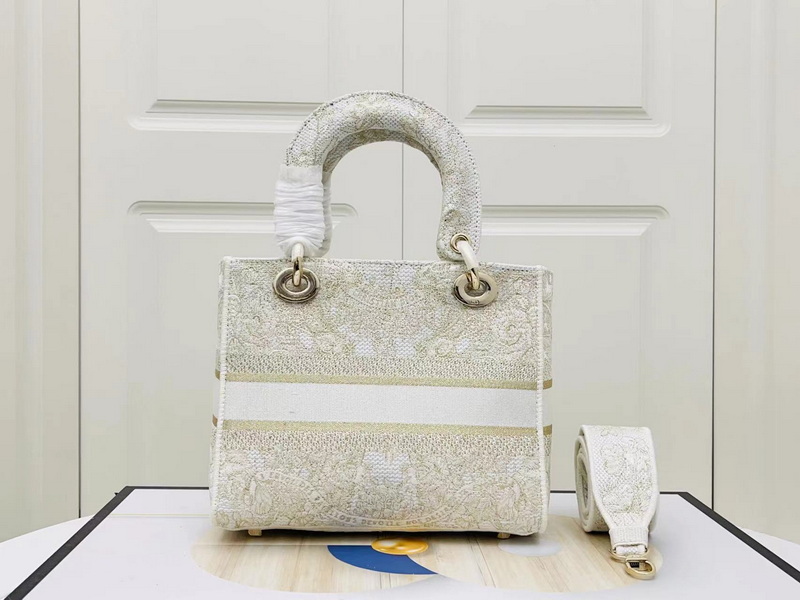 Dior Handbags AAA(Women)-194