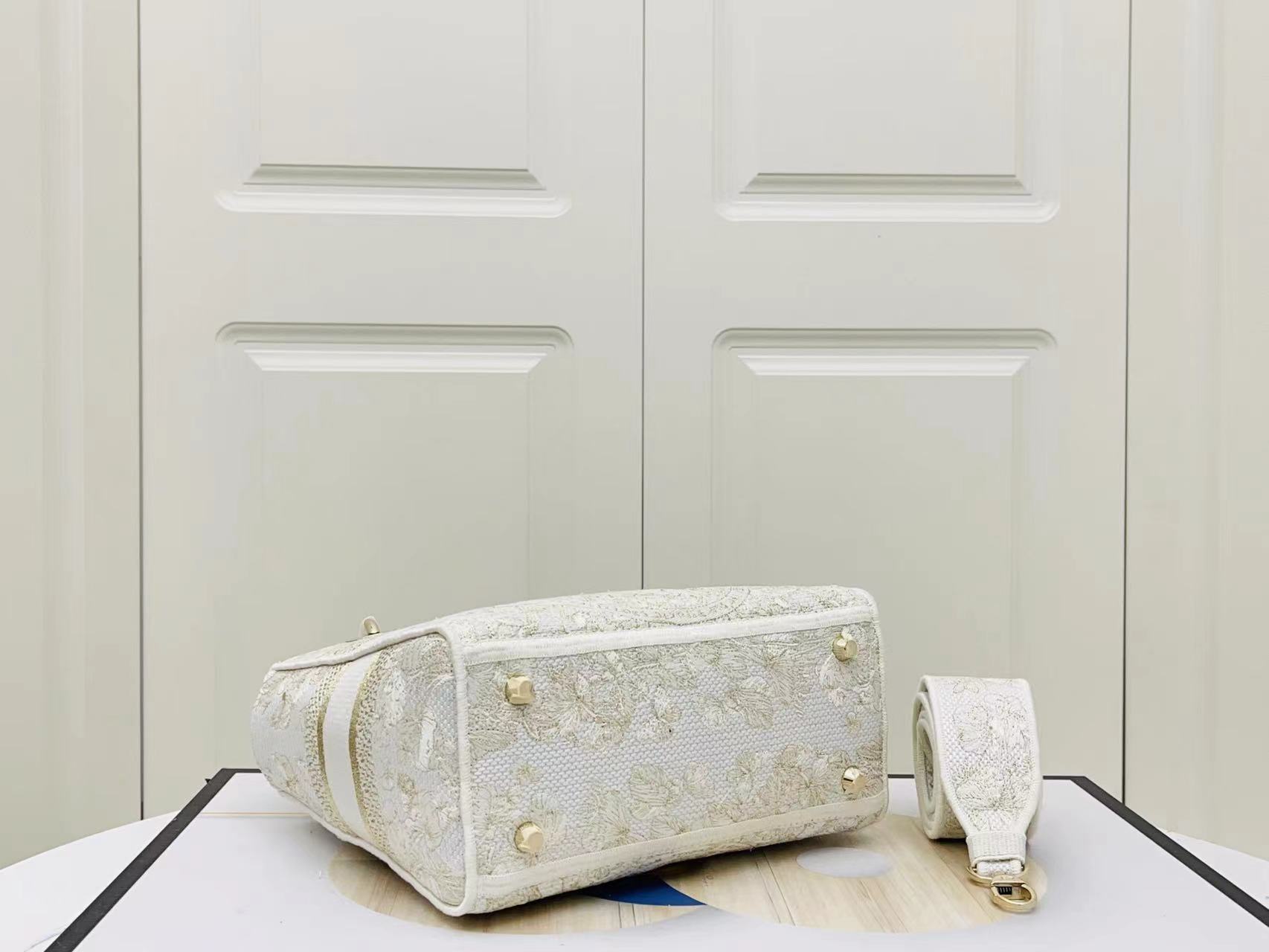 Dior Handbags AAA(Women)-194