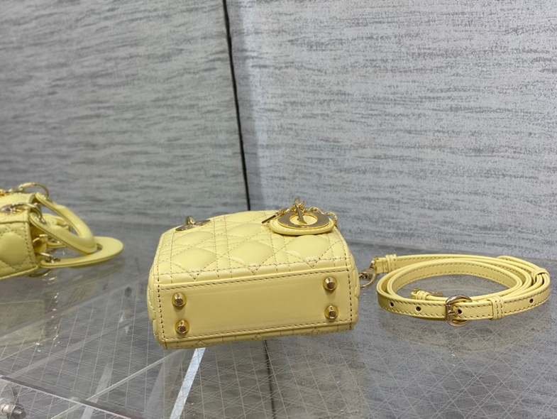 Dior Handbags AAA(Women)-202