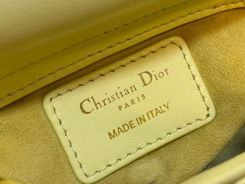 Dior Handbags AAA(Women)-202