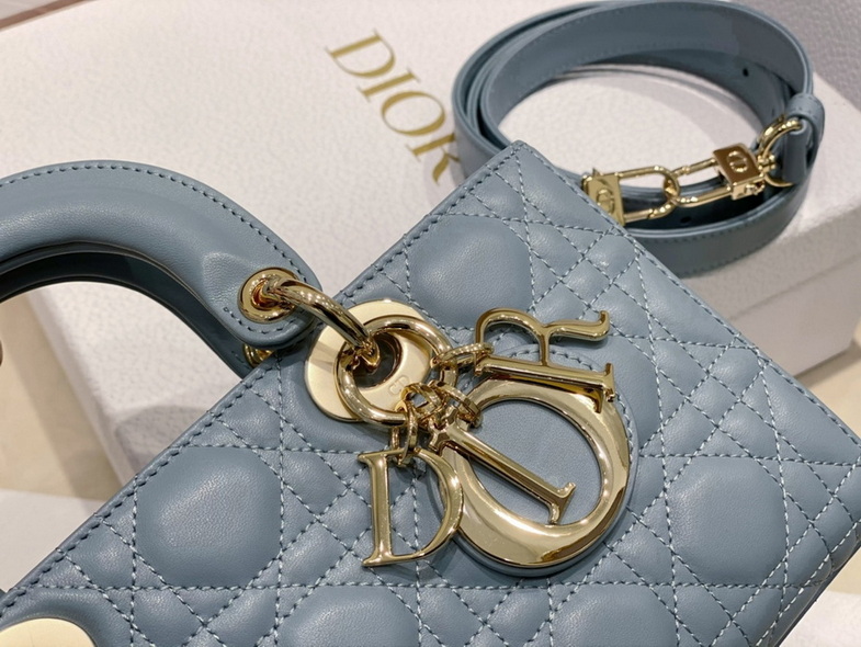 Dior Handbags AAA(Women)-203