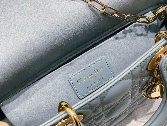 Dior Handbags AAA(Women)-203