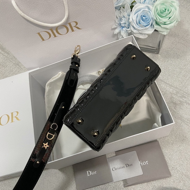 Dior Handbags AAA(Women)-132