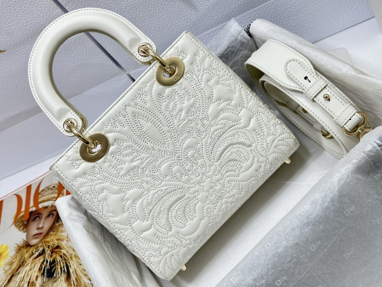 Dior Handbags AAA(Women)-213