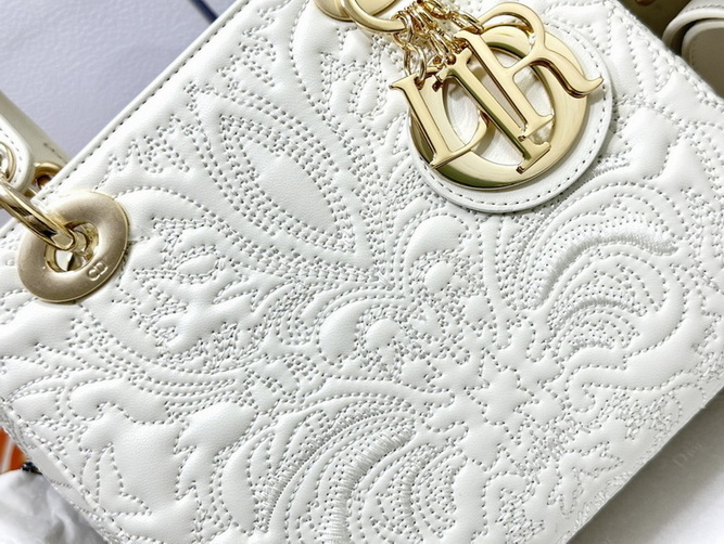 Dior Handbags AAA(Women)-213