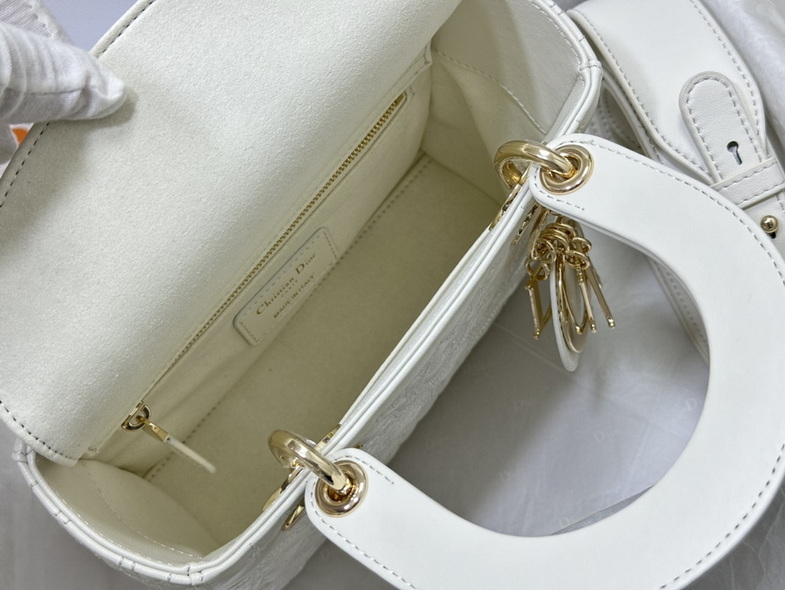 Dior Handbags AAA(Women)-213