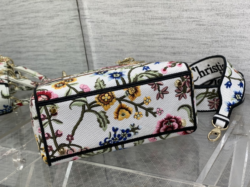 Dior Handbags AAA(Women)-479