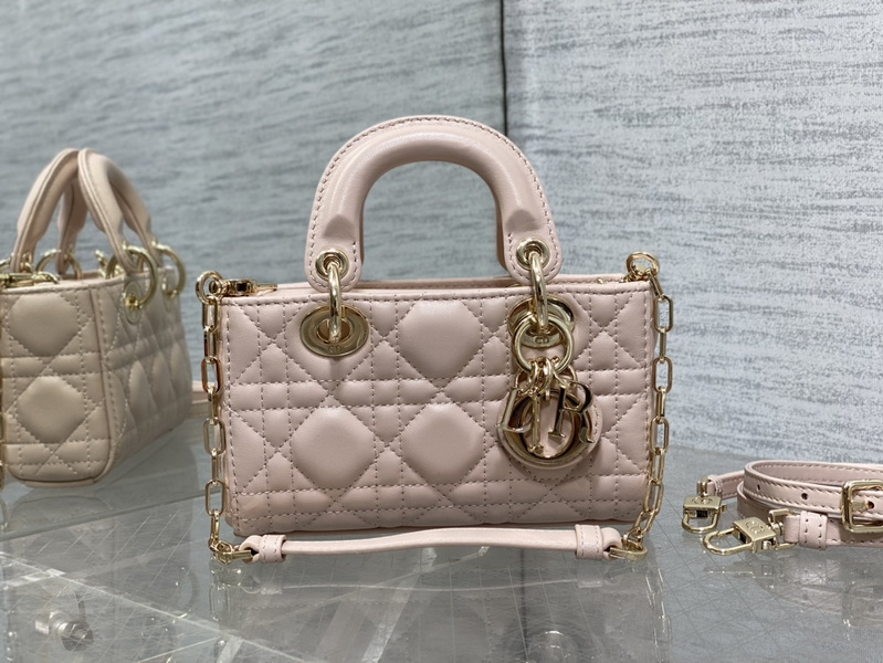 Dior Handbags AAA(Women)-482