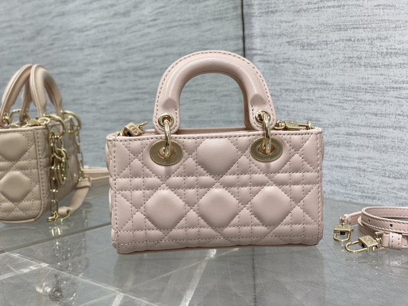 Dior Handbags AAA(Women)-482