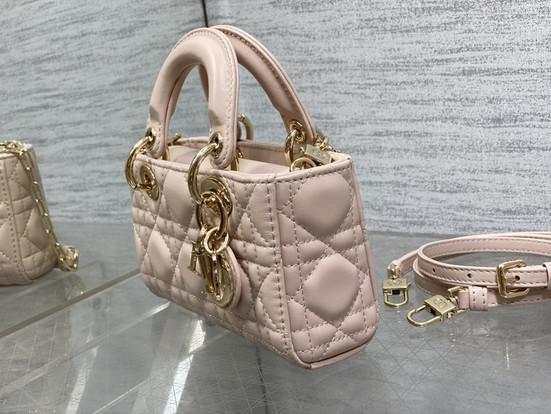 Dior Handbags AAA(Women)-482
