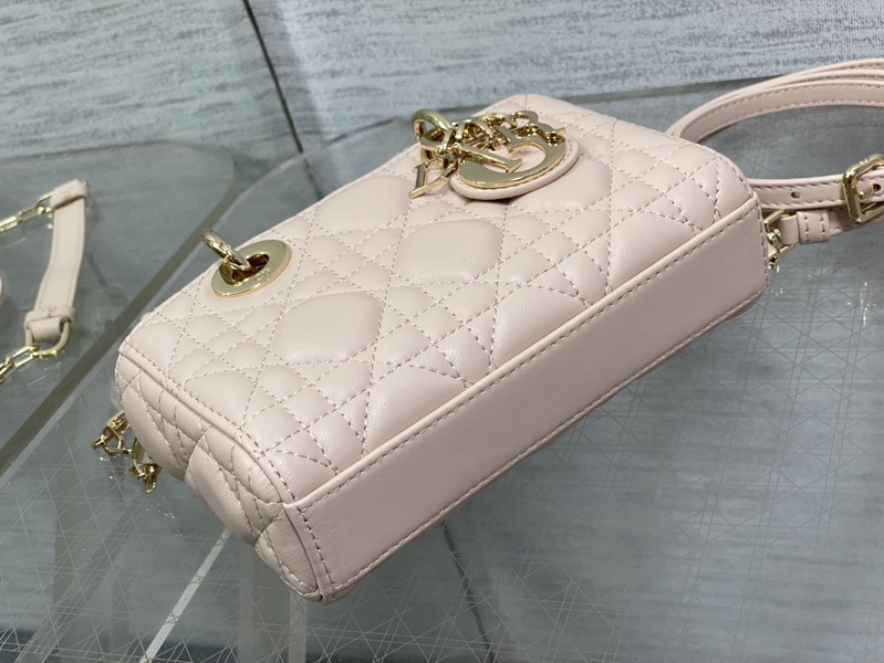 Dior Handbags AAA(Women)-482