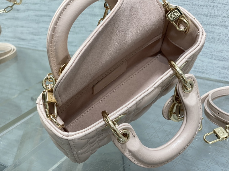 Dior Handbags AAA(Women)-482