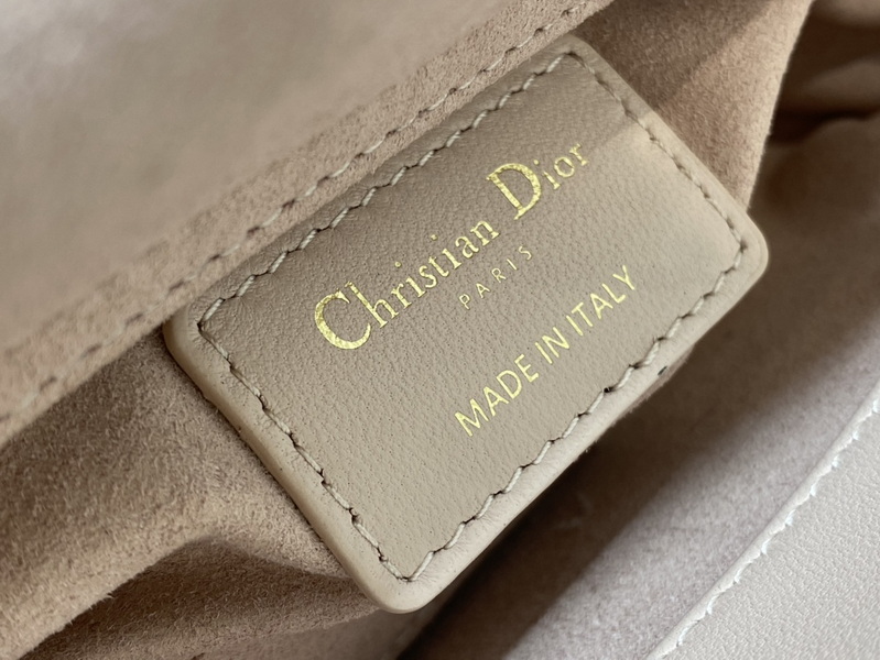 Dior Handbags AAA(Women)-482