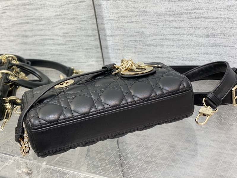 Dior Handbags AAA(Women)-483