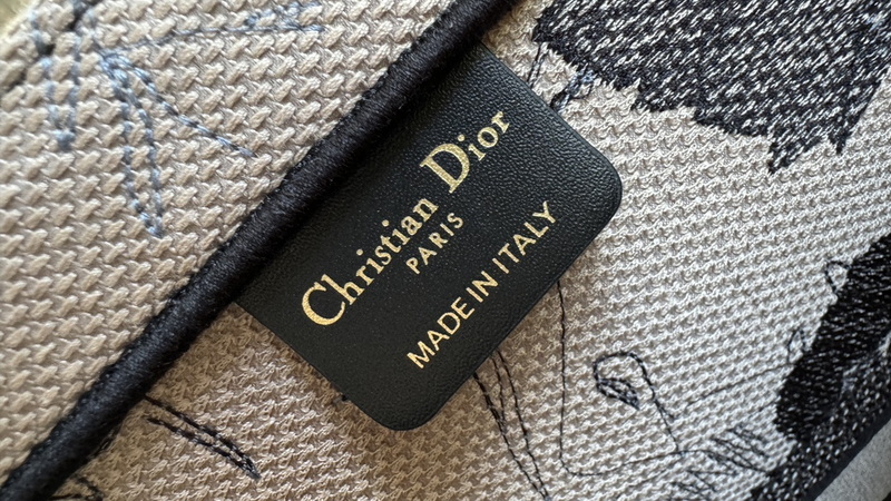 Dior Handbags AAA(Women)-485