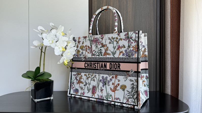 Dior Handbags AAA(Women)-486