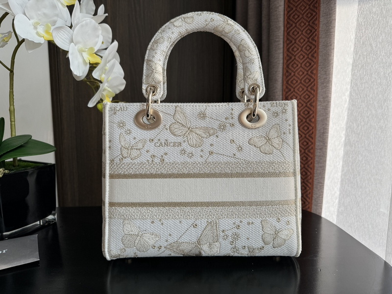 Dior Handbags AAA(Women)-503