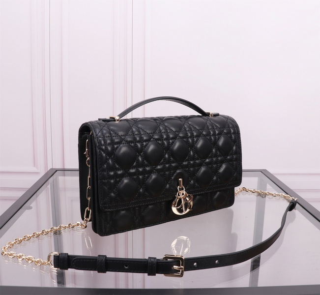 Dior Handbags AAA(Women)-523