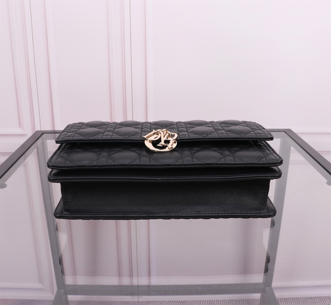 Dior Handbags AAA(Women)-523