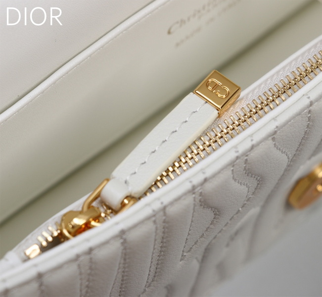 Dior Handbags AAA(Women)-524